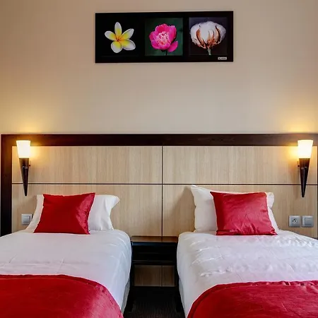 Akena De Hotel